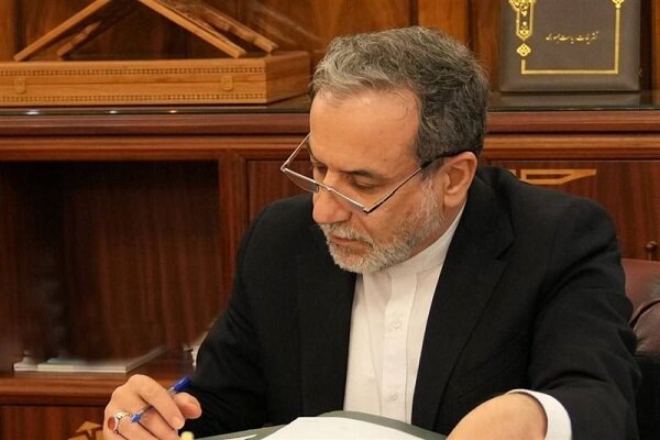 پیام تبریک وزیر امور خارجه در پی قهرمانی تیم ملی وزنه‌برداری ایران