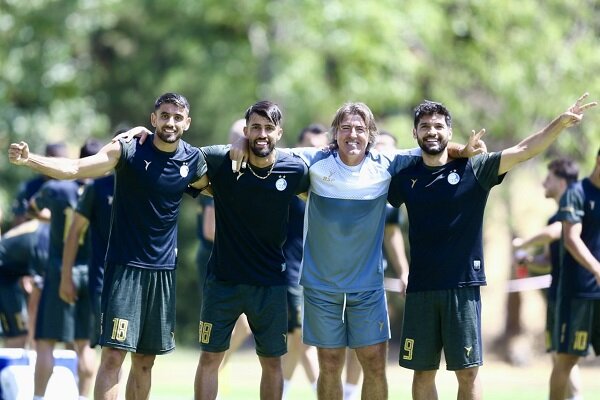 پیام پر معنای بازیکن استقلال/آیا هافبک آبی پوشان جدا میشود؟