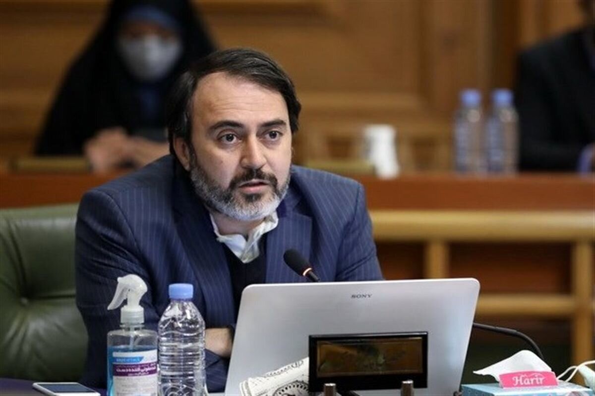 پیرهادی: نیروهای خدمات شهری خط مقدم حفاظت از سیمای شهر هستند