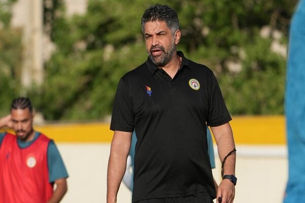 پیروز قربانی خطاب به خبرنگار: دوربین نبود طور دیگری پاسخت رو می‌دادم