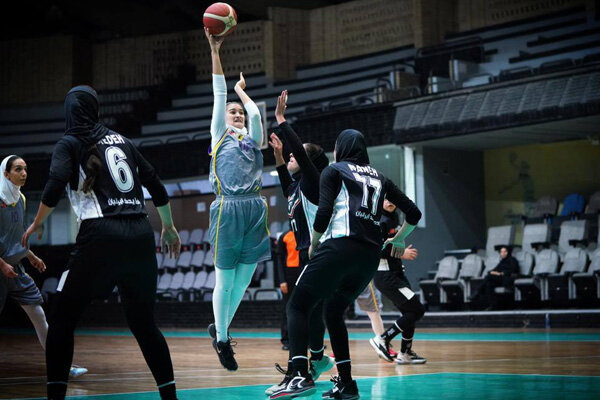 پیروزی بانوان بسکتبالیست کردستانی بر حریف تهرانی