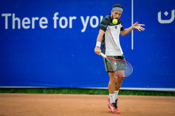 پیروزی تنیسور ایران برابر حریف ایتالیایی و صعود به جمع ۸نفر