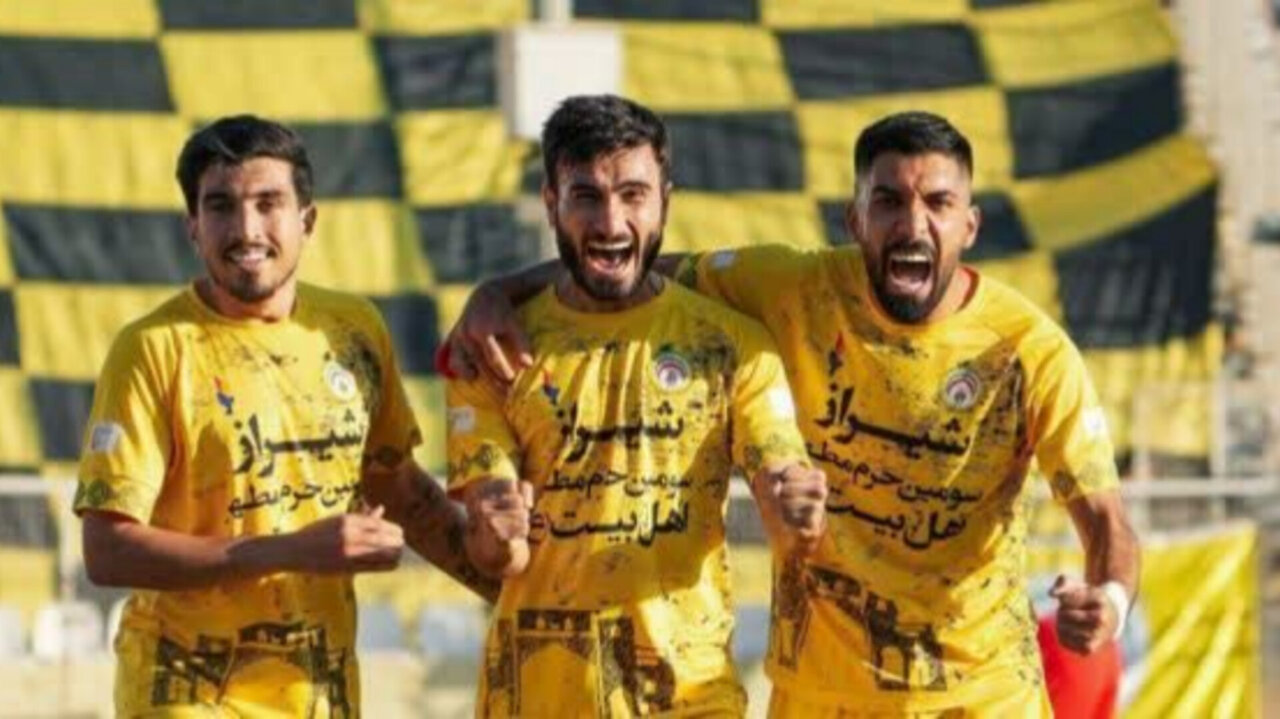 پیروزی دقایق پایانی فجر شهید سپاسی شیراز برابر شهرداری آستارا