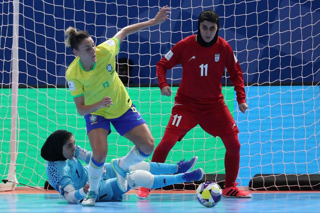 پیروزی دو گله فوتسال بانوان برزیل مقابل ایران در نیمه اول
