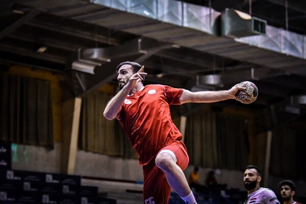 پیروزی سپاهان در دربی اصفهان و صعود به صدر جدول