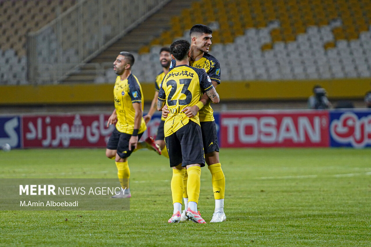 پیروزی سپاهان در مقابل سد دفاعی آخال در شب تعویض‌های طلایی