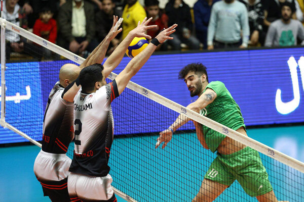 پیروزی شهداب یزد برابر پاس گرگان در نیمه نهایی لیگ برتروالیبال