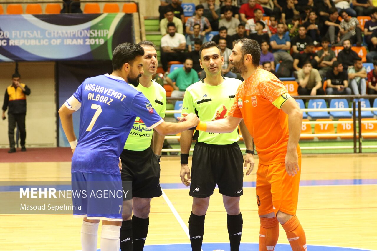 پیروزی صدرنشینان فوتسال و شکست فرشآرا