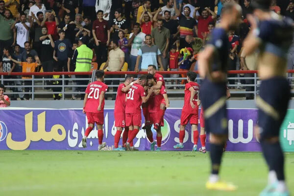 پیروزی فولاد و یک پله صعود/ تداوم ناکامی نساجی در رسیدن بهپیروزی