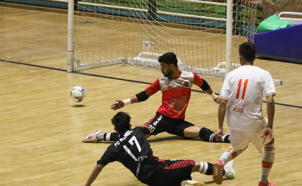 پیروزی مدعیان قهرمانی و ادامه صدرنشینی سن ایچ