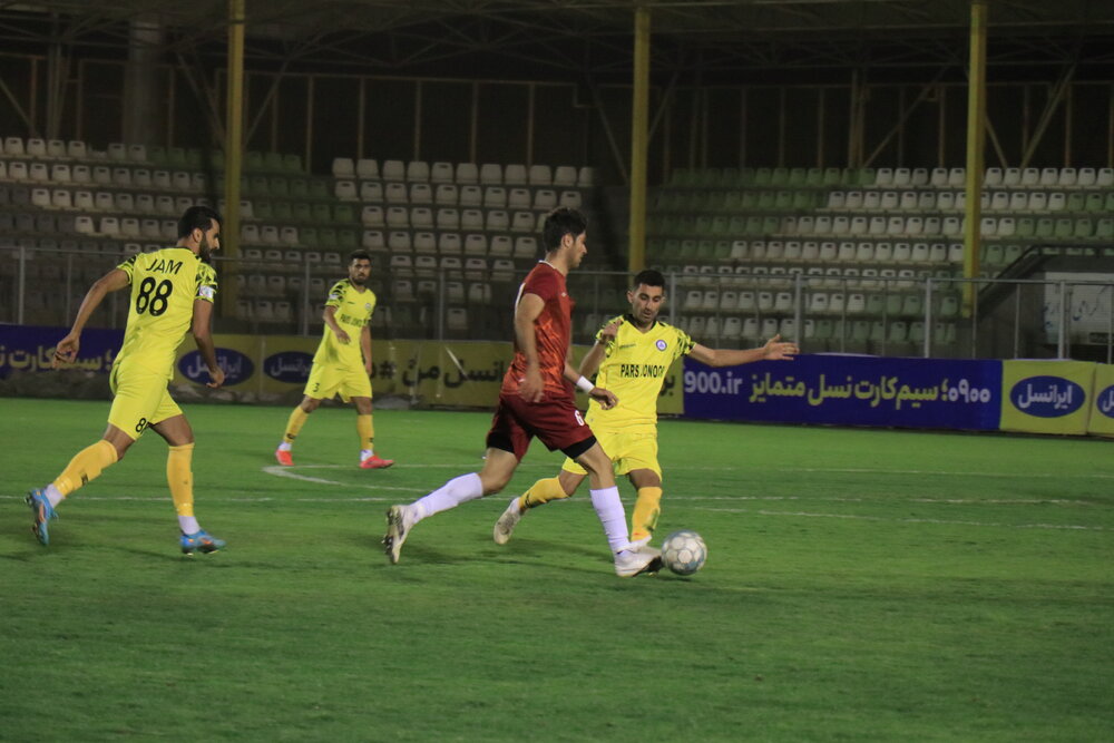 پیروزی پرگل شهرداری همدان و توقف استقلال/ ادامه فرصتسوزی خیبر