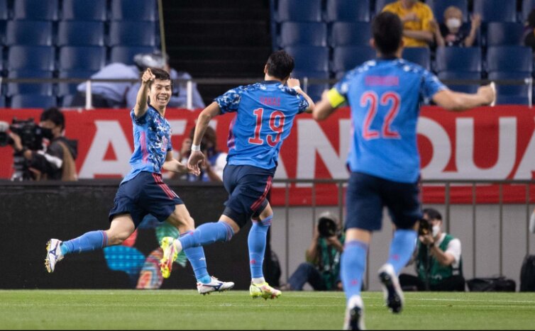 پیروزی ژاپن در خانه ویتنام و امیدواری به روزهای آینده