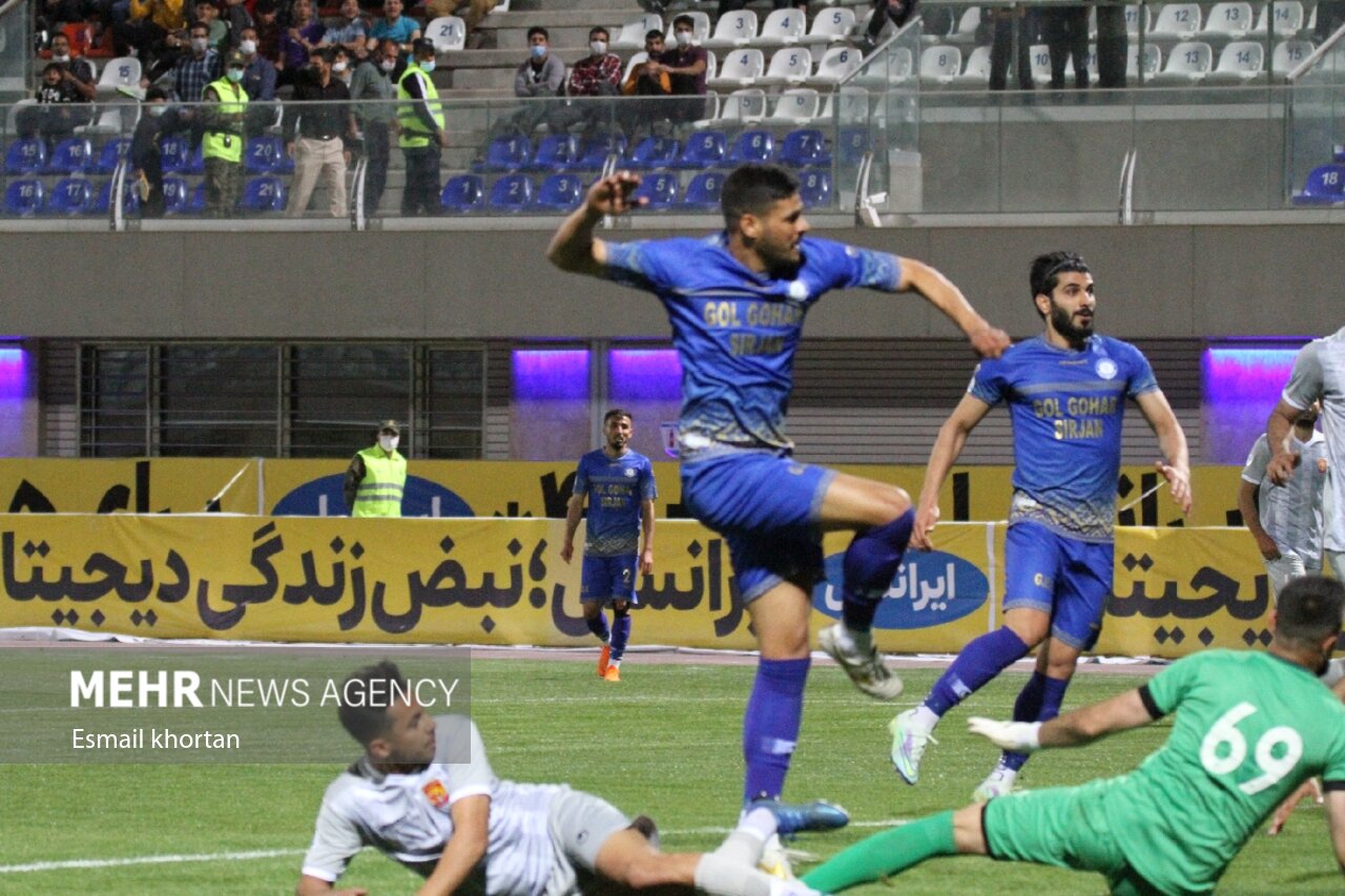 پیروزی گل گهر برابر تراکتور