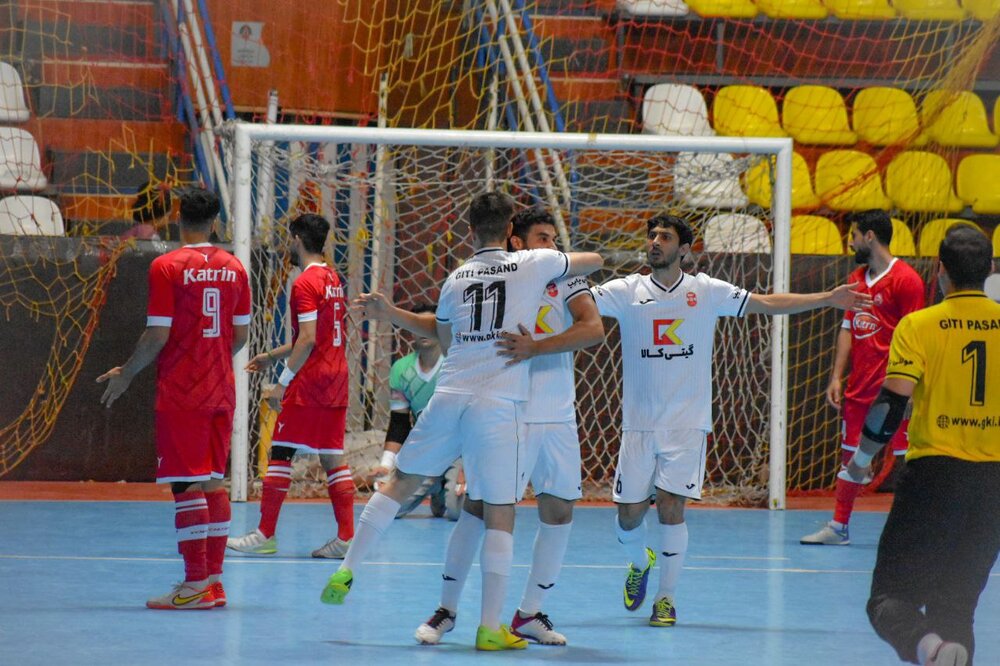 پیروزی گیتی‌پسند و کراپ در روز باخت مس/ سن‌ایچ صدرنشین شد