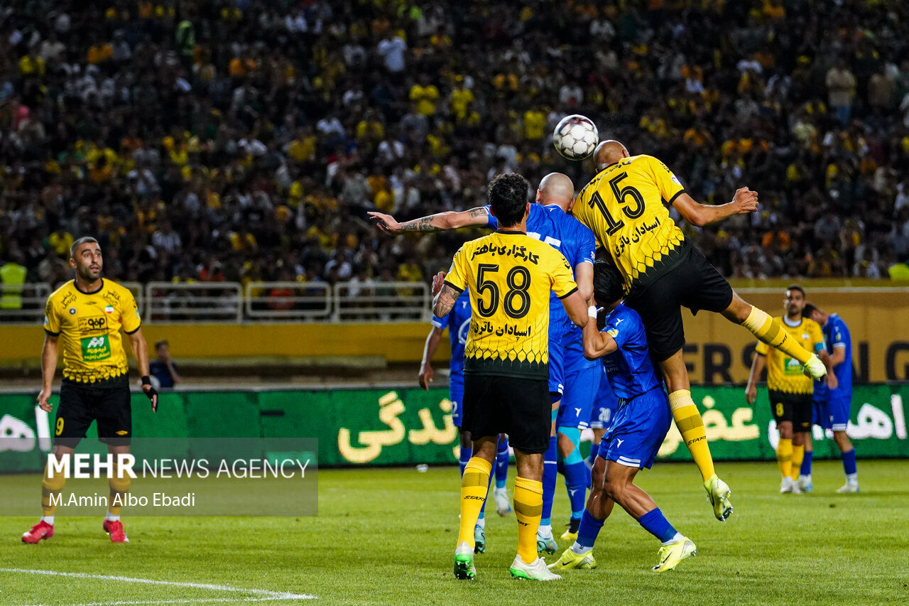 پیشنهاد ۱۵۰ میلیارد تومانی به بازیکن استقلال/ افشای رقم های سرسام آور