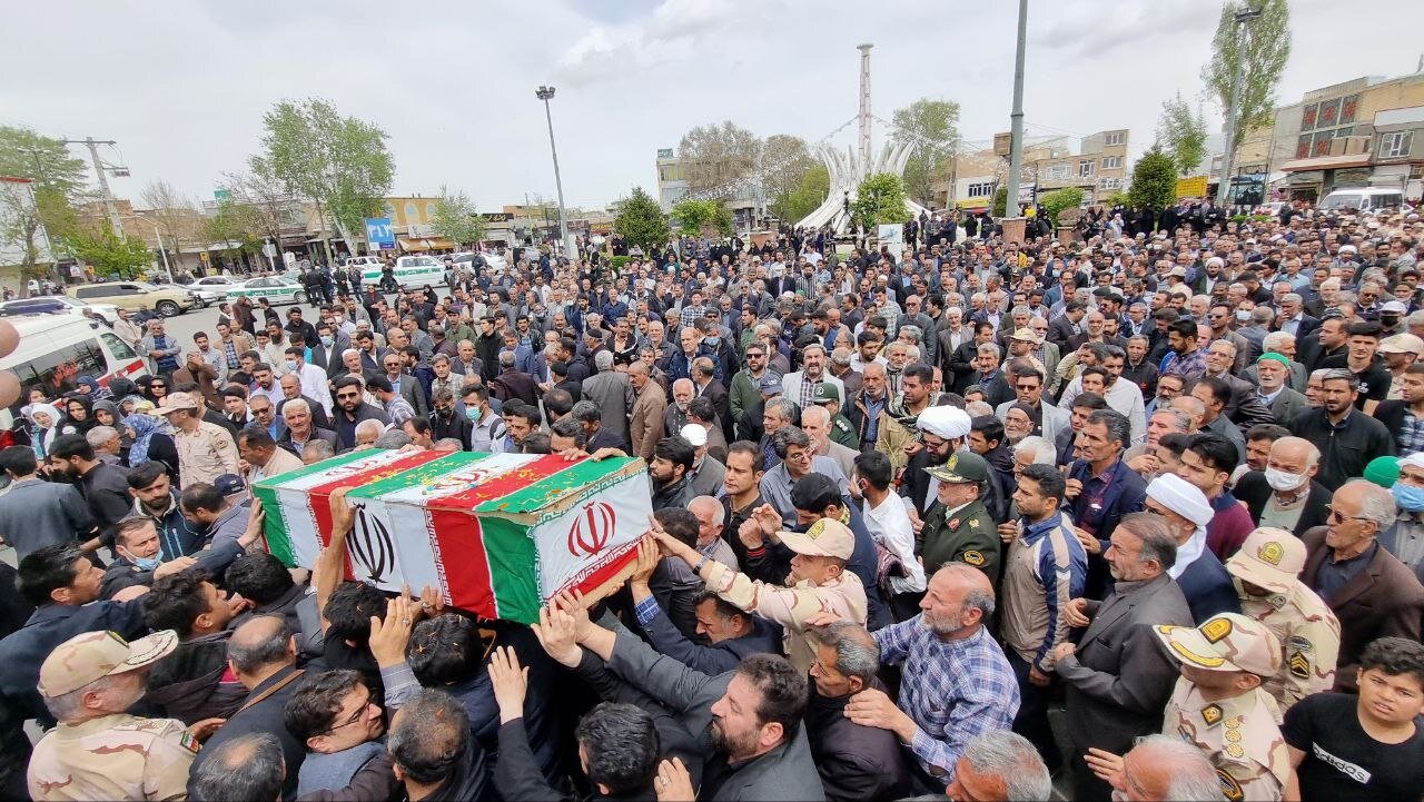 پیکر مرزبان شهید کردستانی در قروه تشییع شد