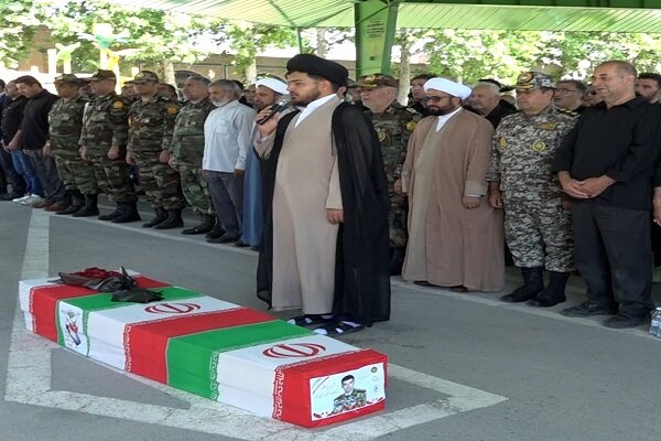پیکر مطهر شهیدسرهنگ محسن حسین زاده در ارومیه تشییع شد