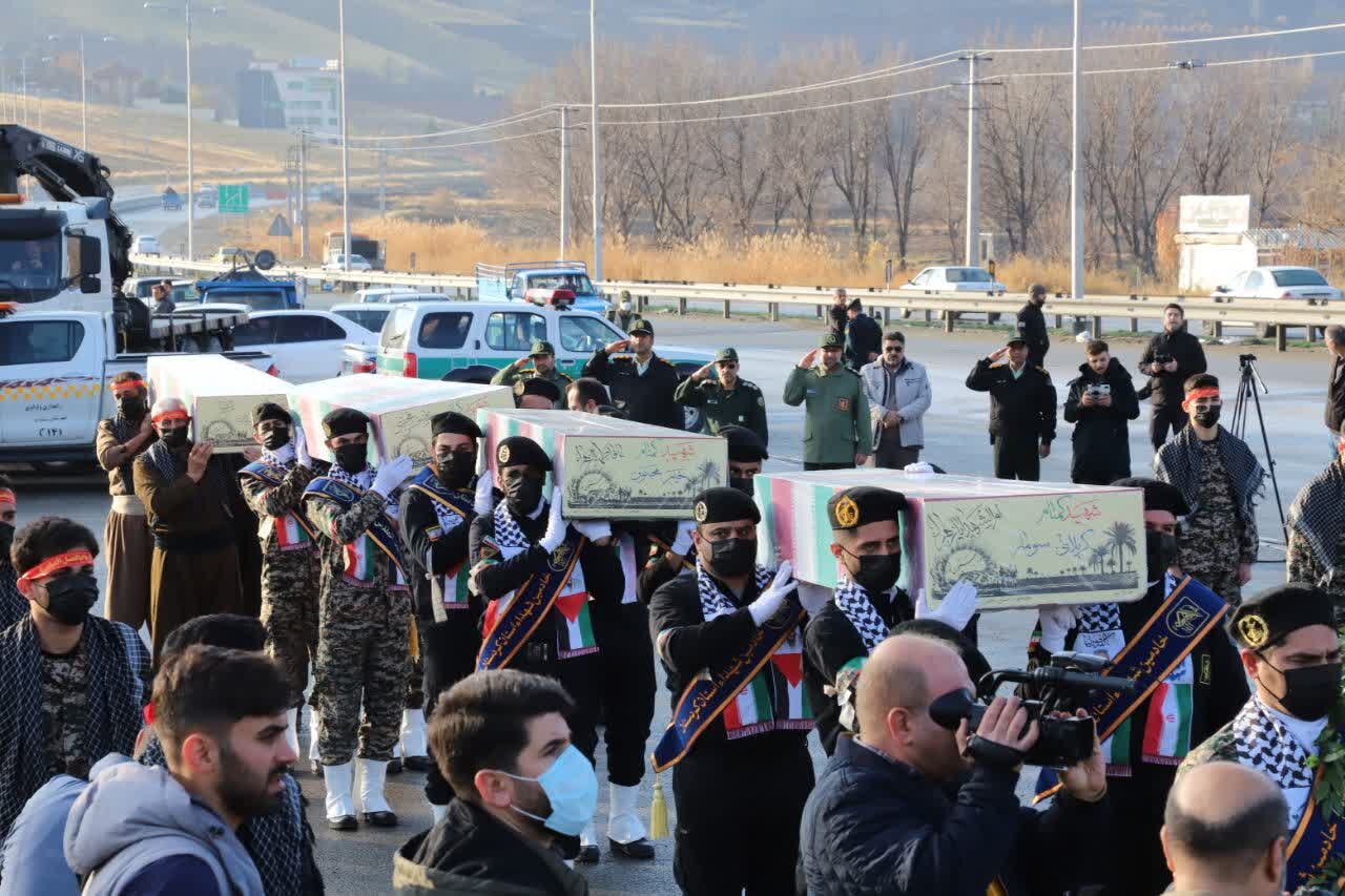 پیکر مطهر چهار شهید گمنام مورد استقبال سنندجیها قرارگرفت