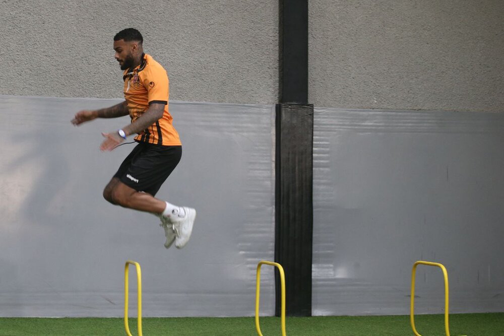 چراغ سبز خطرناک به سرخها/ فاصله لوکادیا با پرسپولیس زیاداست