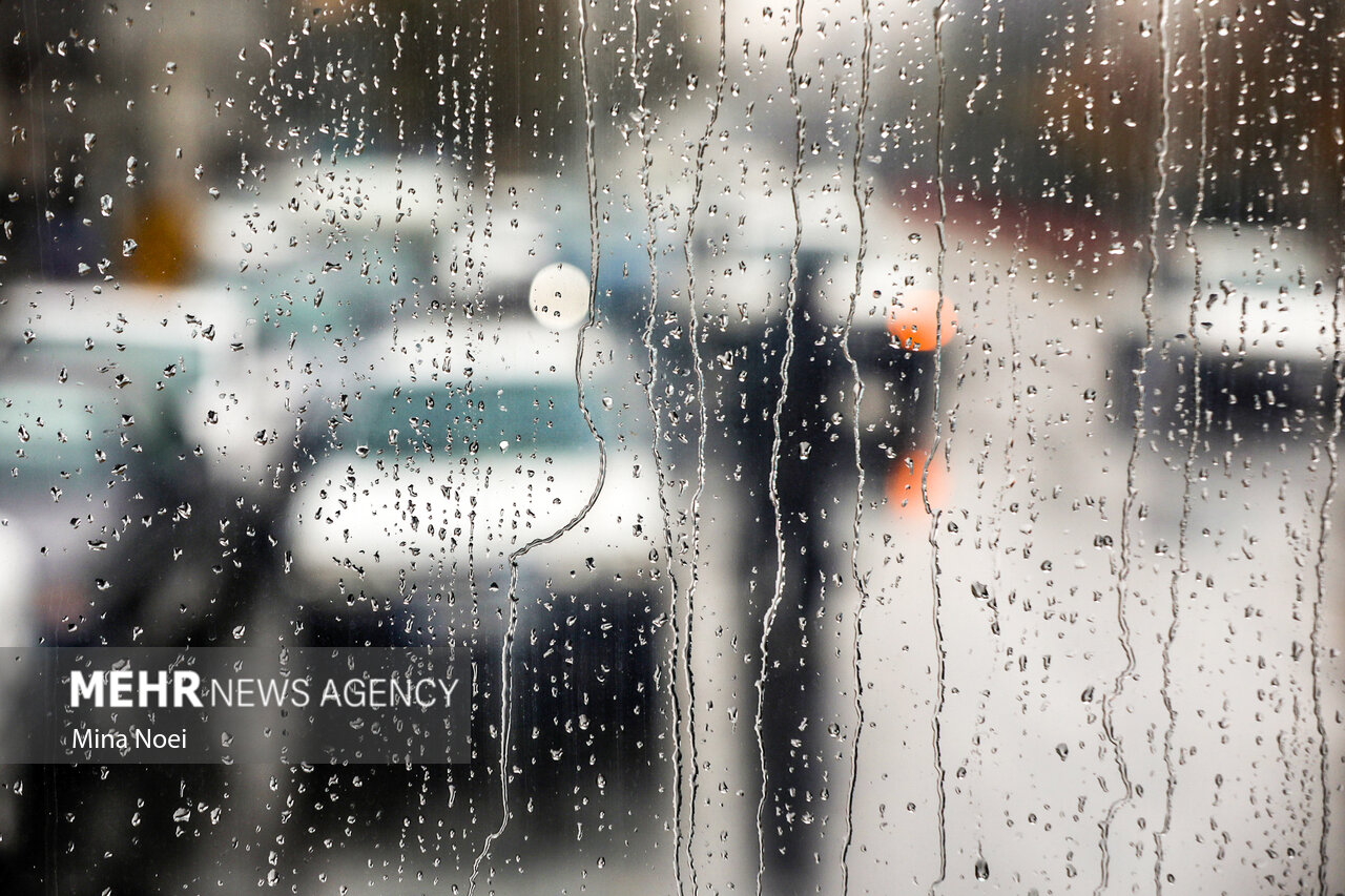 چرایی ممنوعیت رانندگی موتورسیکلتسواران در شرایط بارندگی