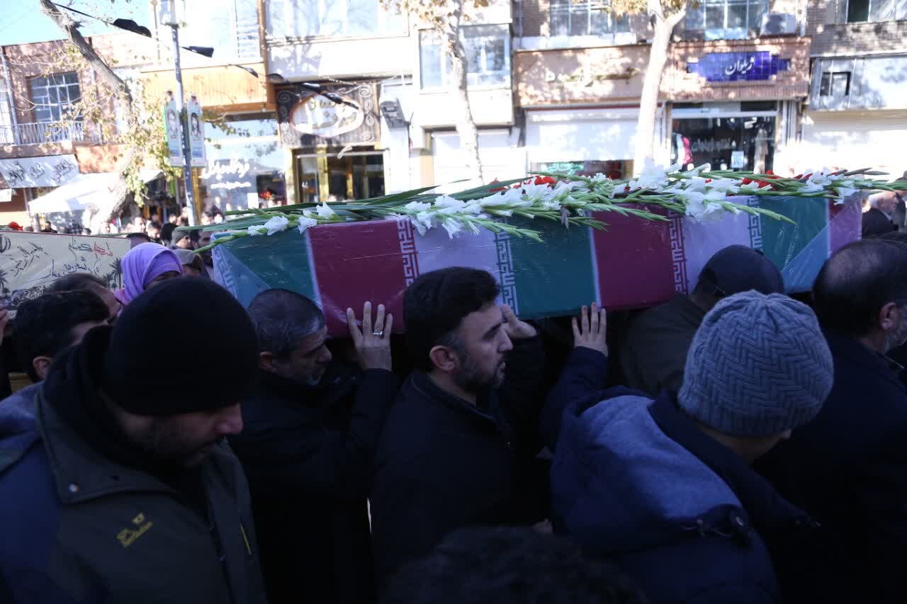 چهار ستاره بینشان دوران دفاع مقدس در سنندج تشییع شدند