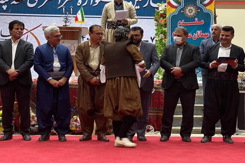 چهارمین جشنواره هه‌لپه‌رکی بانه با معرفی گروه‌های برتر پایان یافت