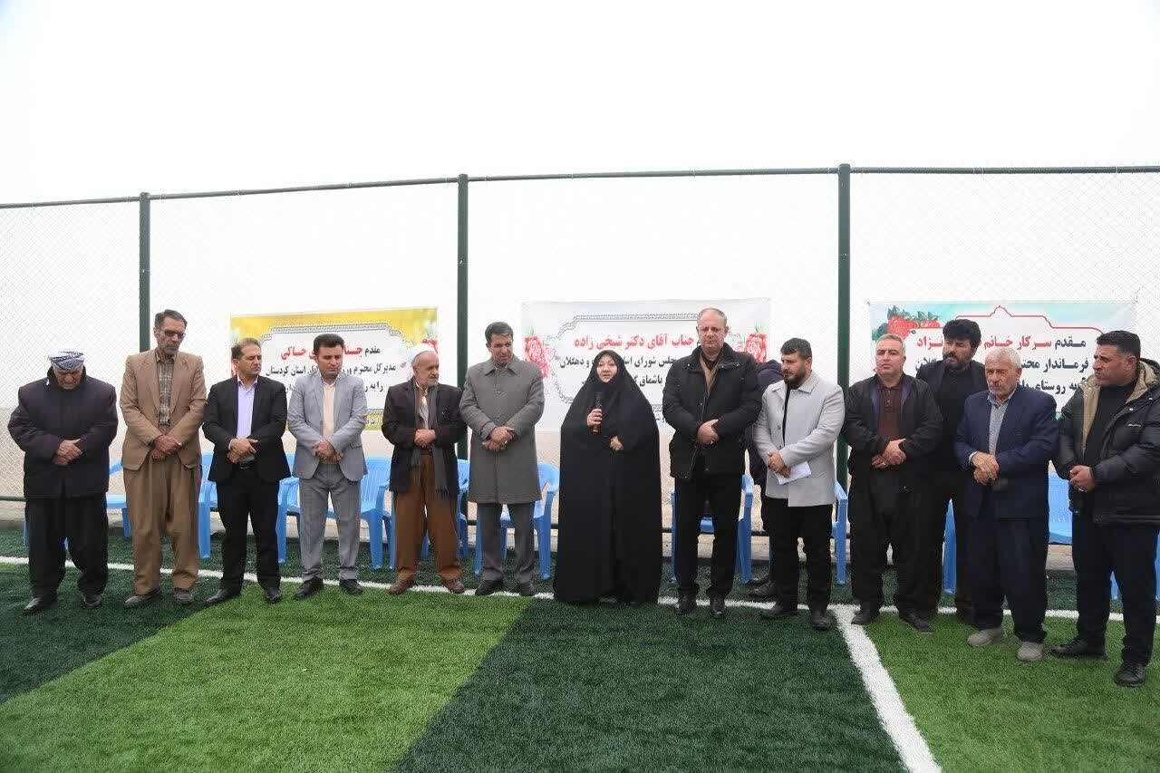 چهارمین زمین چمن مصنوعی روستایی دهگلان در باشماق به بهره‌برداری رسید