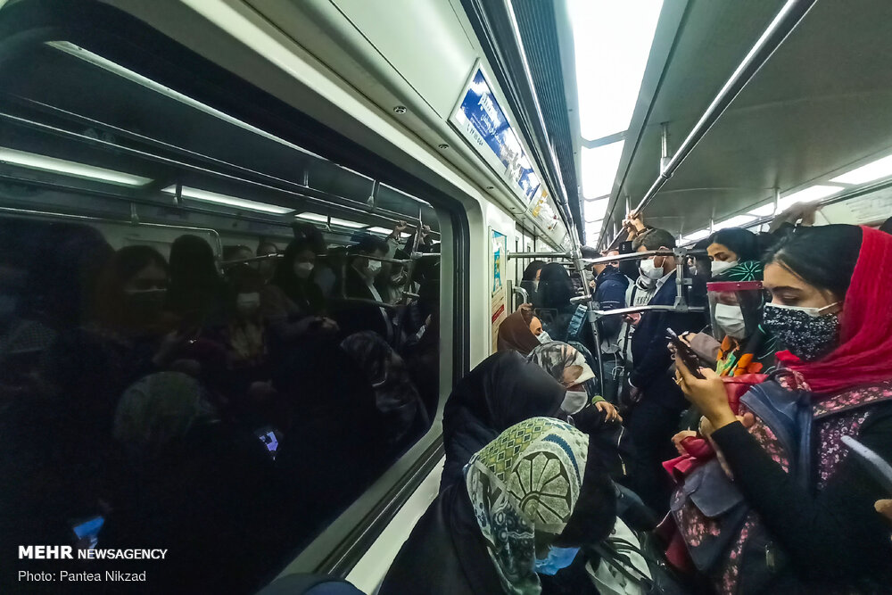 چکش‌های ایمنی مترو به واگن‌ها باز می گردد