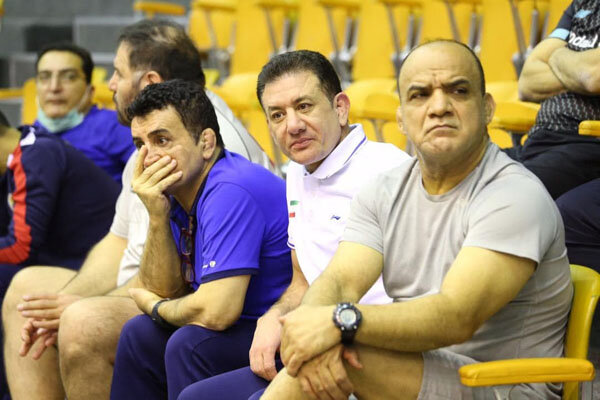 کادر فنی تیم ملی کشتی آزاد در آستانه تغییر/ محمد بنا ماندنی است