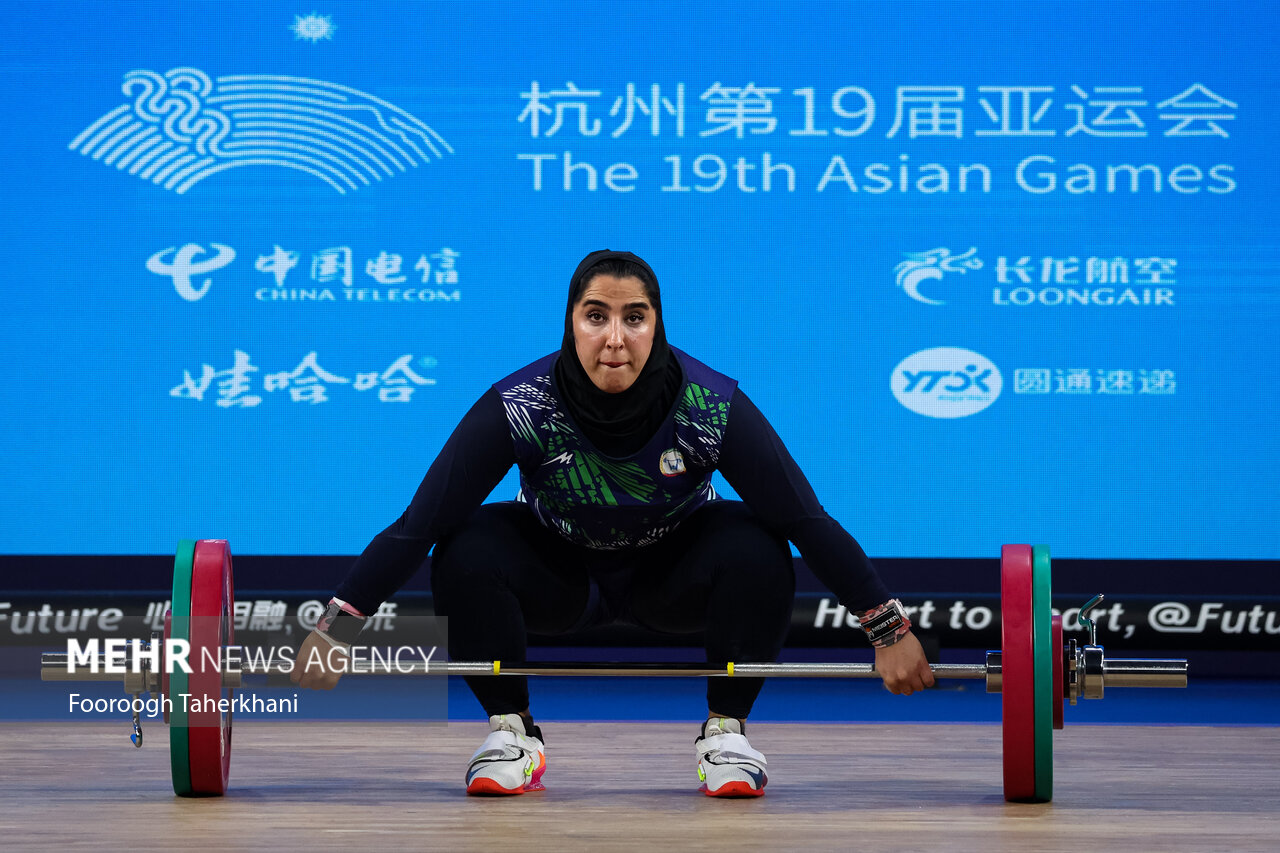کار سخت دختران وزنهبرداری در منامه/ طلسم مدال آوری شکسته میشود؟