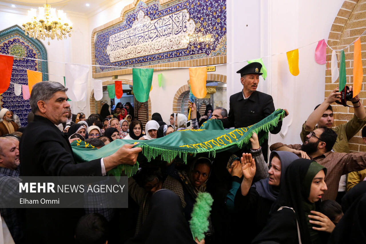 کاروان «زیر سایه خورشید» در سنندج