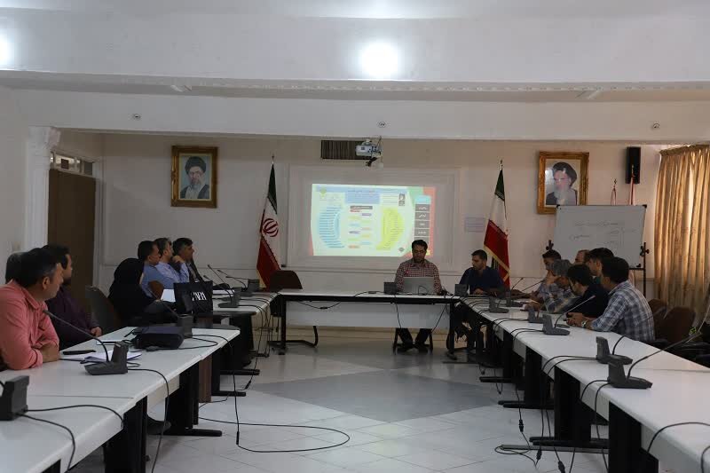 کارگاه آموزشی تئوری مدیریت شرایط اضطراری آتشسوزی در
سنندج