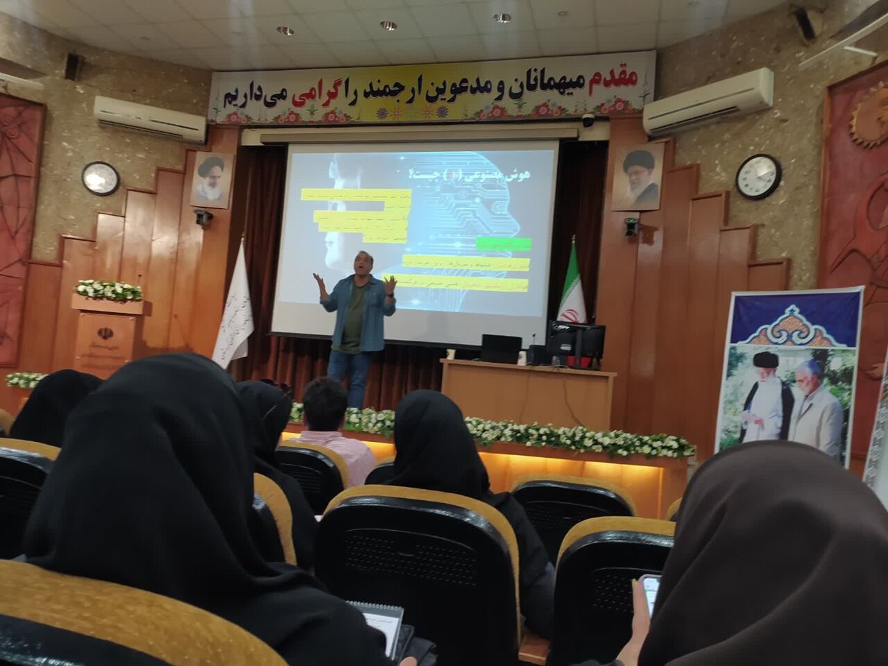 کارگاه آموزشی «کاربرد هوش مصنوعی مولد در روزنامهنگاری» درسنندج