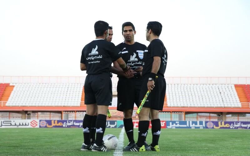 کاظمی داور استقلال شد/مومنی داور میهمانی پرسپولیس درآبادان