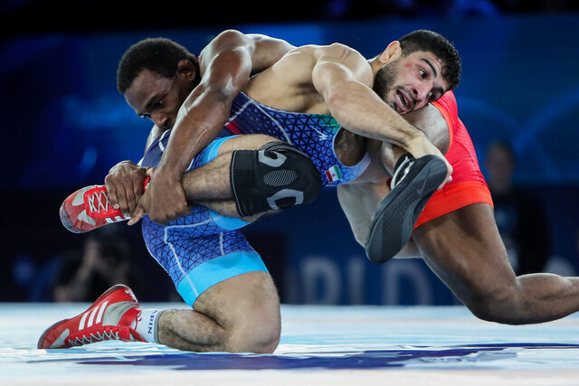 کامران قاسم پور در دو مبارزه به پیروزی رسید