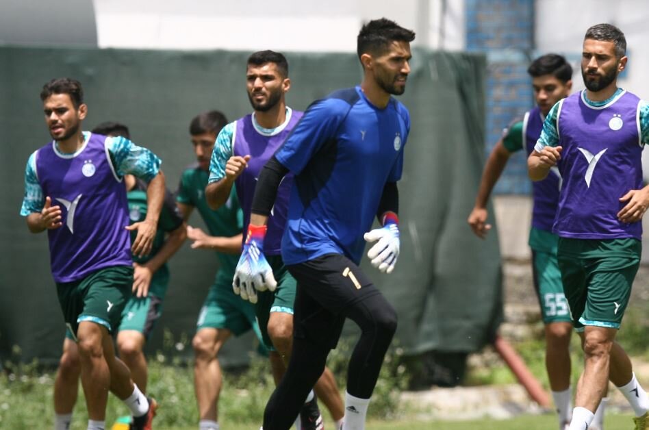 کاپیتان استقلال ماندنی شد/سیدحسین حسینی با آبیها«سفید» امضاکرد!