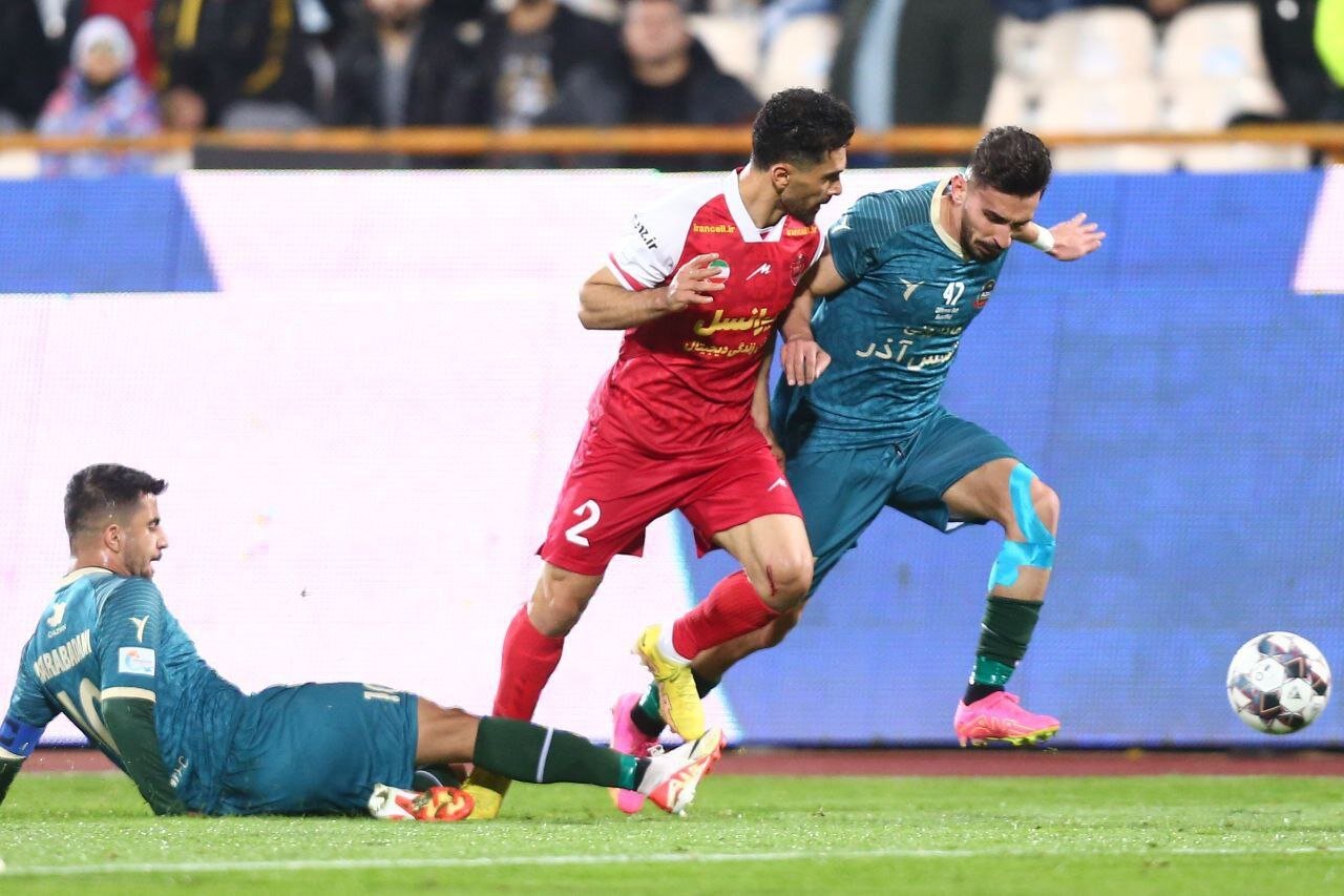 کاپیتان پرسپولیس در آستانه محرومیت