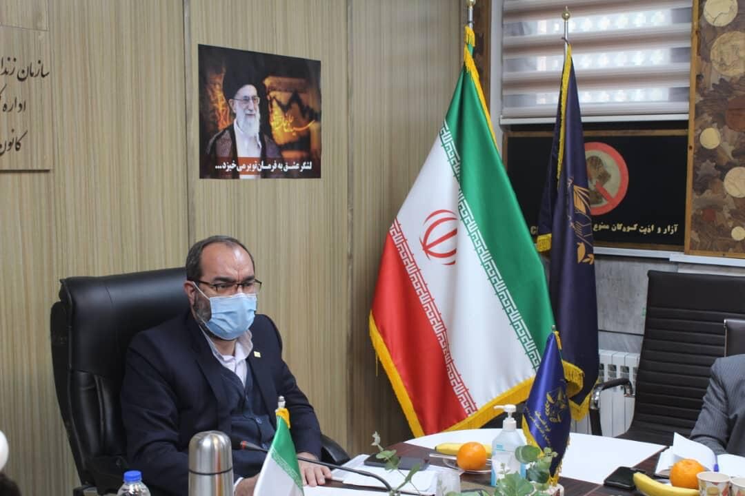 کتابت قرآن کریم به دست زنان زندانی استان تهران در دهه فجر