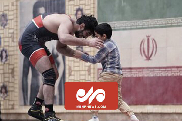 کشتی حسن یزدانی با فرزند شهید صدرزاده