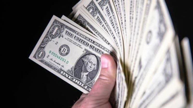 کشف ارز قاچاق ۱۲۰ میلیارد ریالی در بیجار