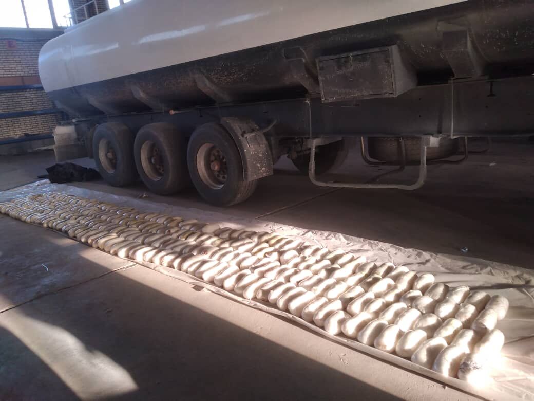 کشف محموله هزار و ۱۱۸ کیلوگرمی شیشه توسط گمرک/ رکورد بالاترین میزان کشف شیشه در گمرکات مرزی