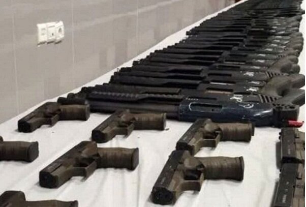 کشف ۱۰۰ قبضه سلاح غیرمجاز در عملیات اطلاعات فاتب +فیلم