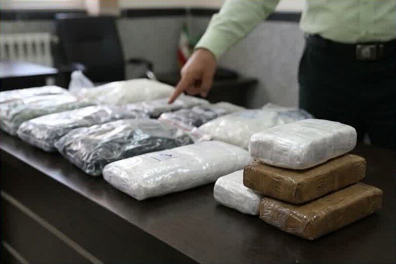 کشف ۲۰۰ کیلوگرم هروئین از داخل کالاهای صادراتی در مرز بازرگان