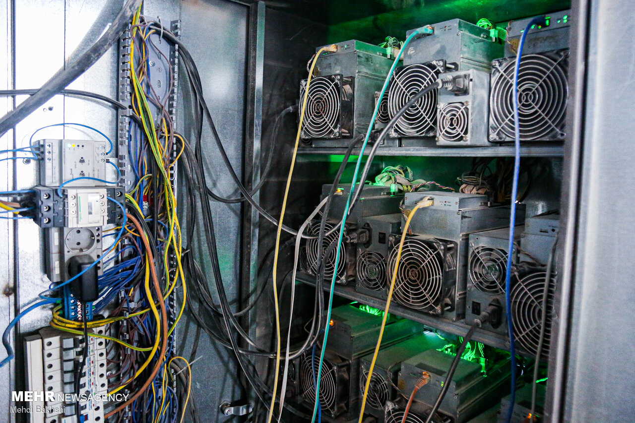 کشف ۵ مرکز استخراج رمز ارز غیر مجاز در آذربایجان
غربی