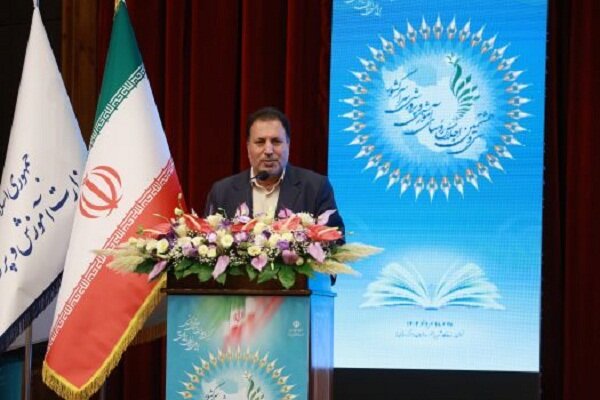 کمرئی: تحقق سند تحول بنیادین در گرو ایجاد مدرسه تراز است