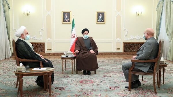 کمک ۷ میلیارد ریالی سران قوا به گلریزان ستاد دیه کشور