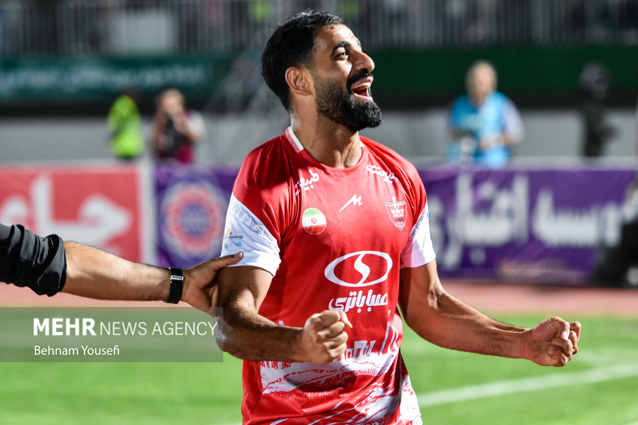 کنعانیزادگان: سه امتیاز عادی گرفتیم/ با رضاییان درگیری
نداشتم