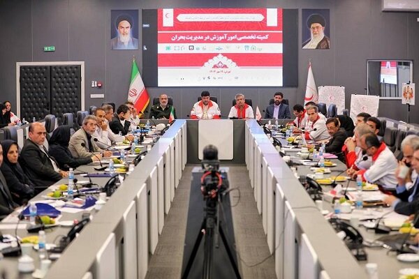 کولیوند: آموزش همگانی، کلید تاب‌آوری مردم در بحران‌هاست