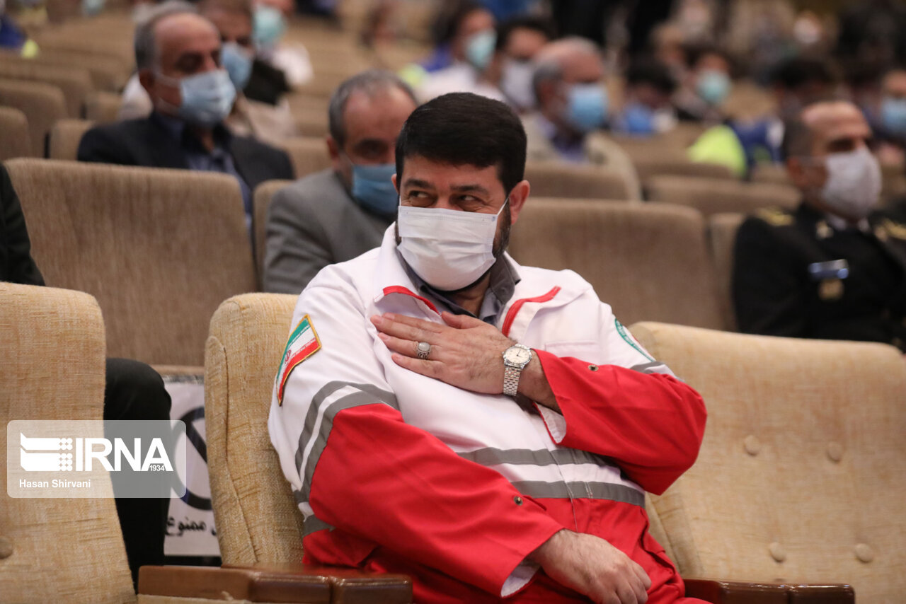 کولیوند: اولویت هلال احمر امدادرسانی به محرومان است