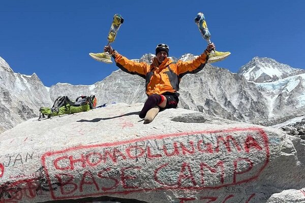 کوهنورد توان‌یاب ایران در مسیر اورست
